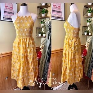 🌷Brand New halter eyelet dress fully embroidered can fit Sm up to M price firm!